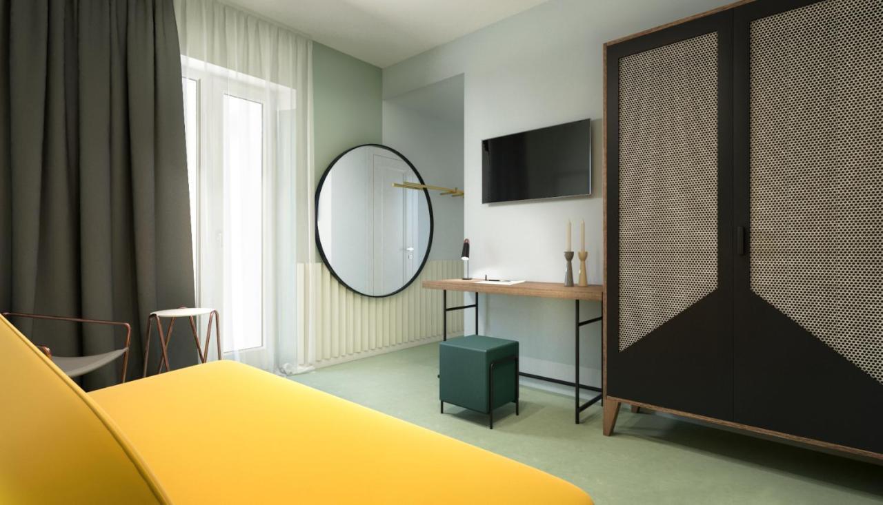 Queen Room
