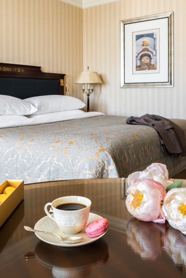 Premium King Room with City View