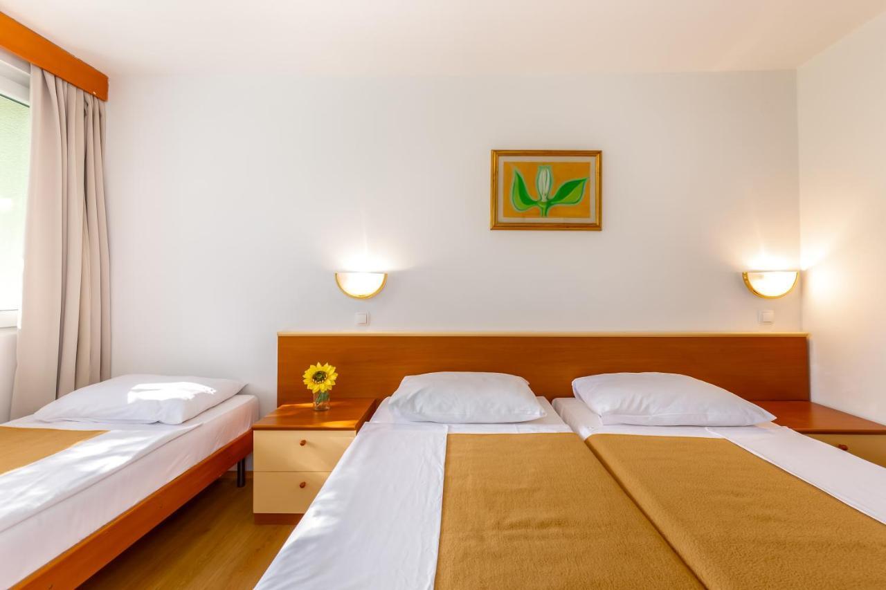 Standard Dreibettzimmer zur Meerseite