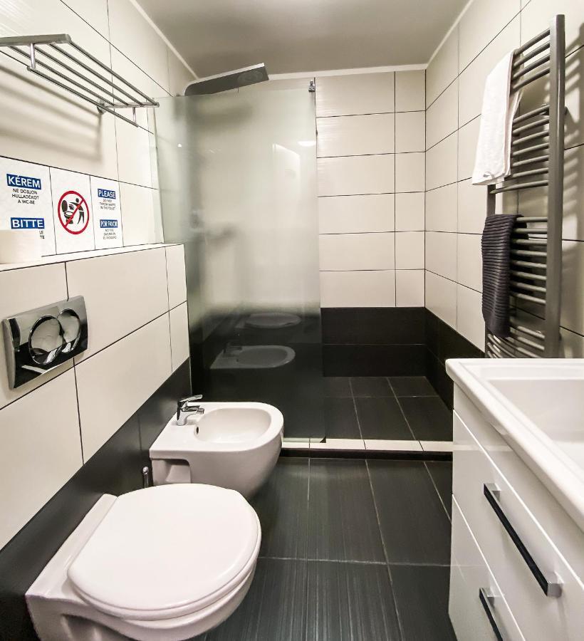 Double or Twin Room Private Bathroom