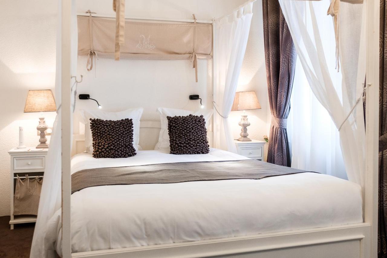 Deluxe Room with Four-Poster Bed (2 Adults)