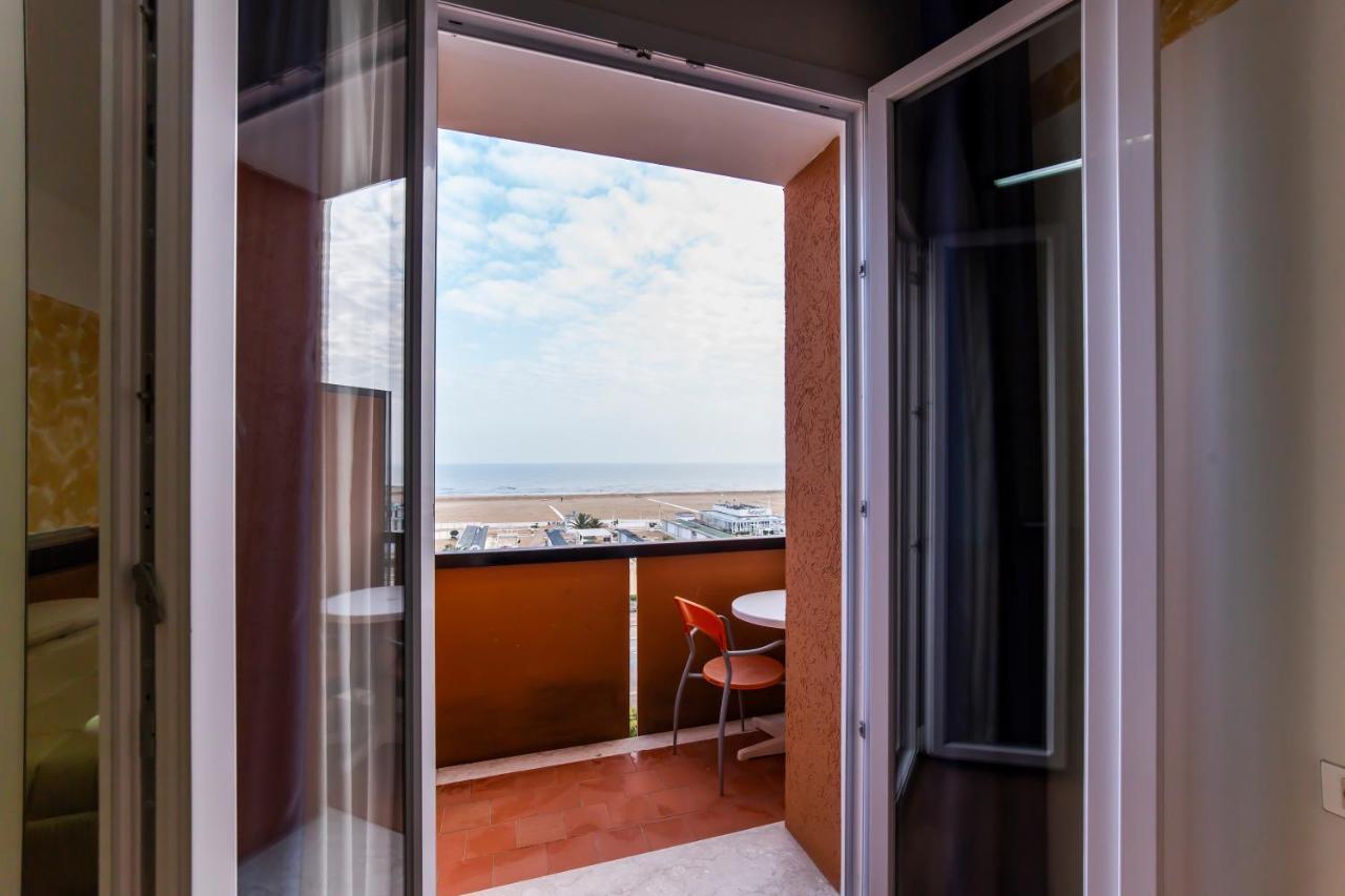 Single Room,943967557:JPEG