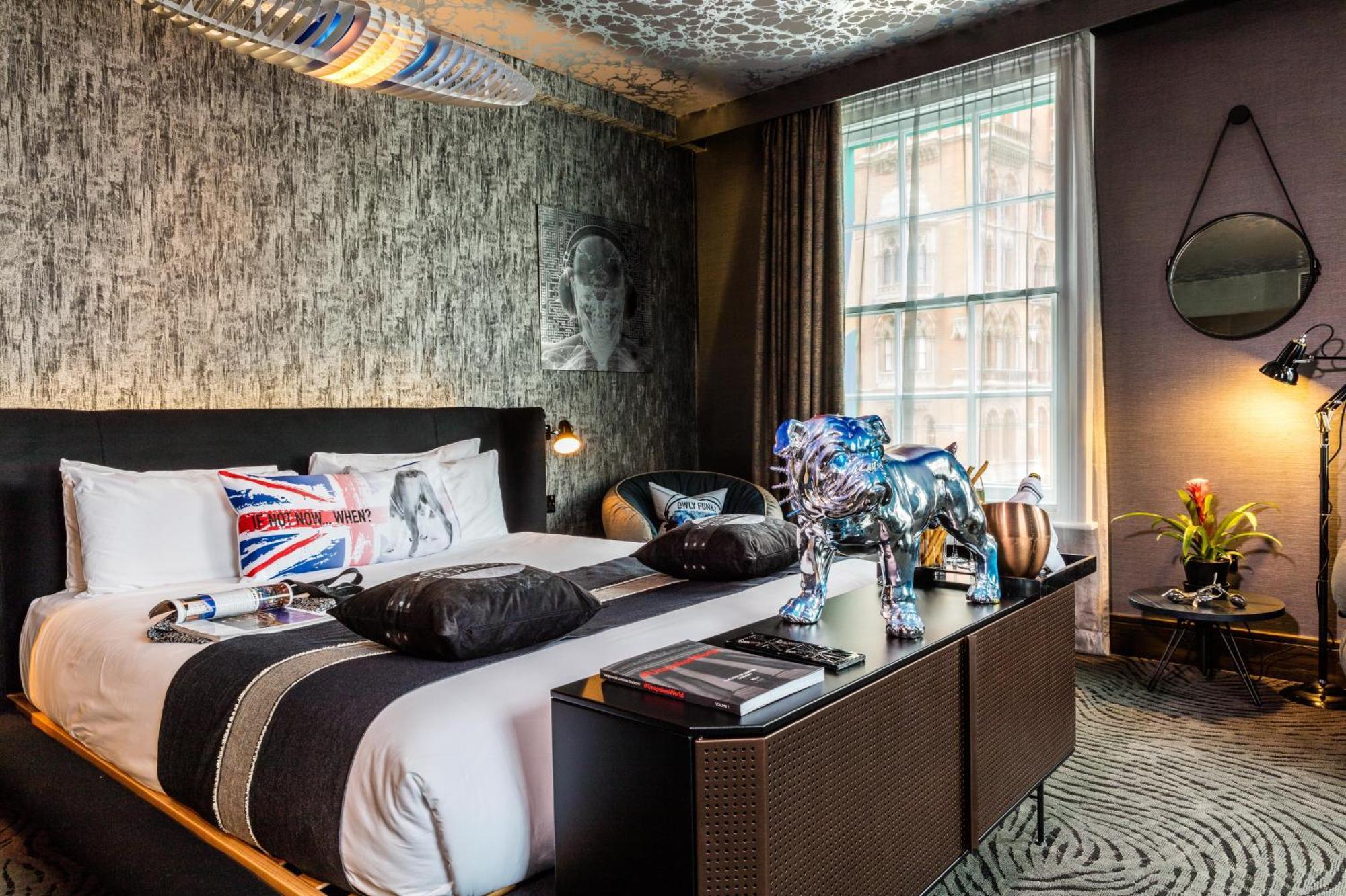 Diesel Corner Suites