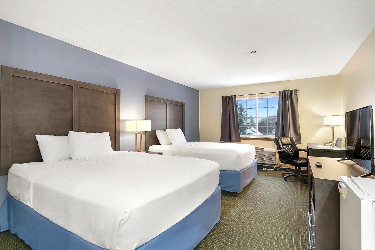 Queen Room Two Queen Beds Non-Smoking