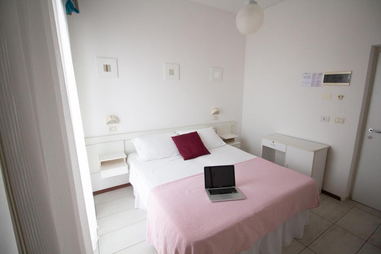 Double or Twin Room,957706981:JPEG