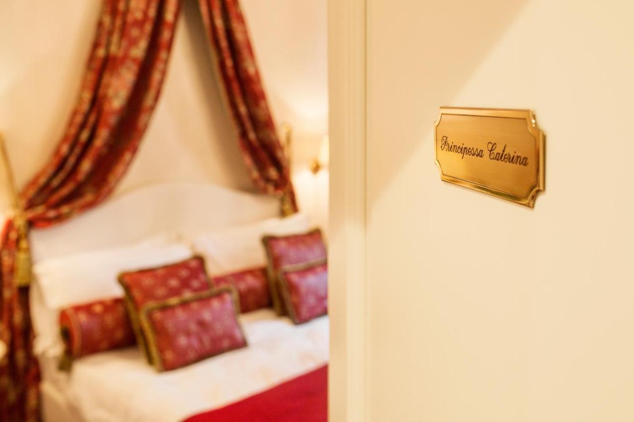 Deluxe Room,828277166:JPEG