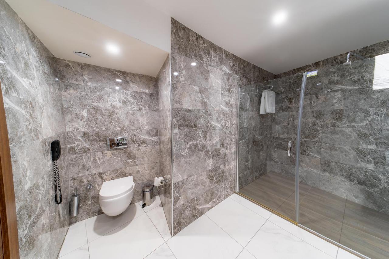 Deluxe Family Suite