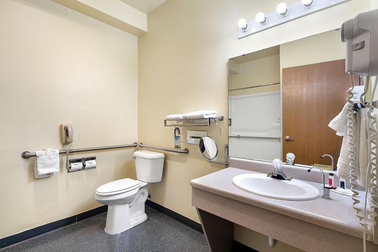 King Room Mobility Access or Non-Smoking