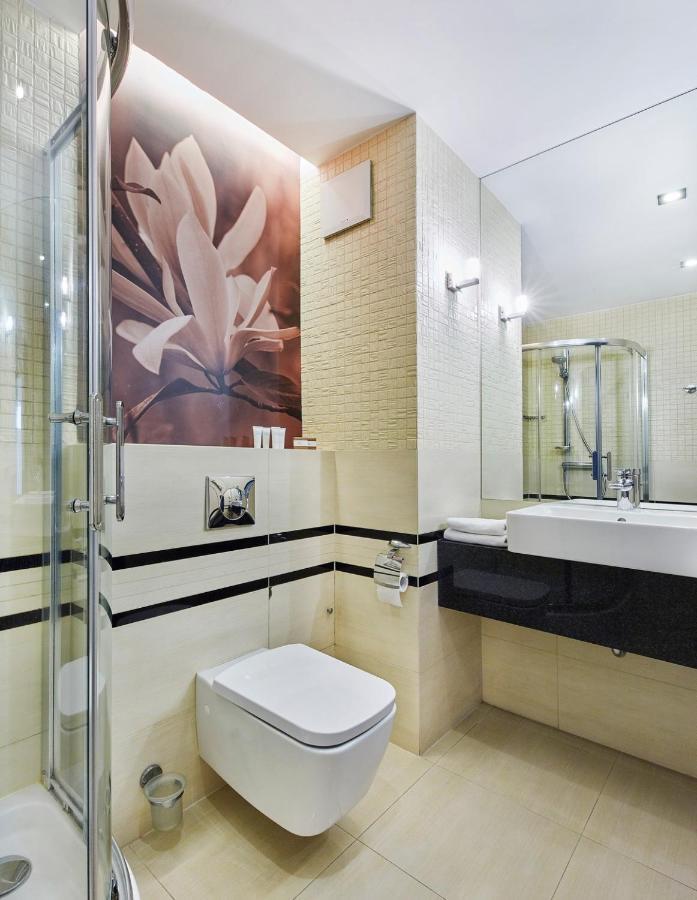 Deluxe Double Room (2-4 Adults)