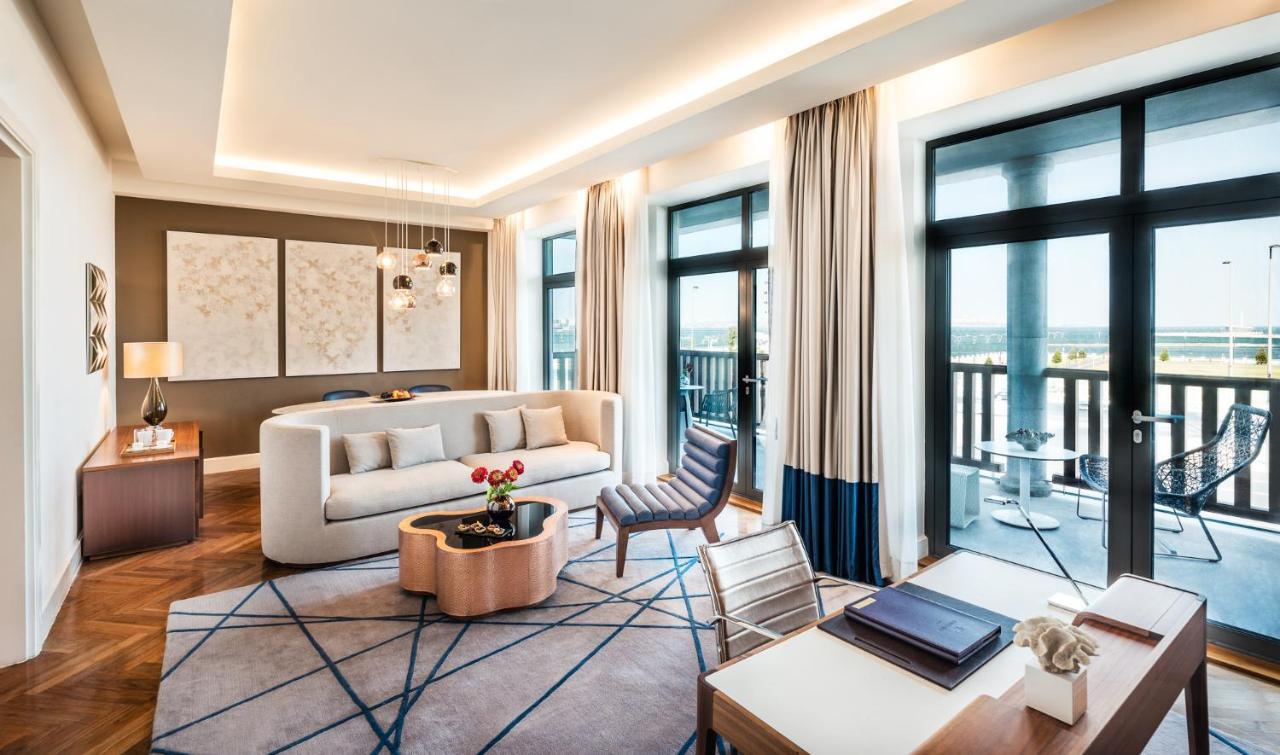 Suite 1 King Sea view