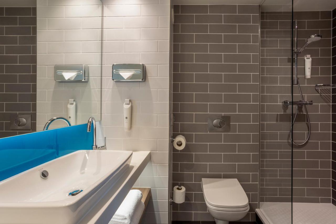 Standard Double Room with Free Hot Breakfast