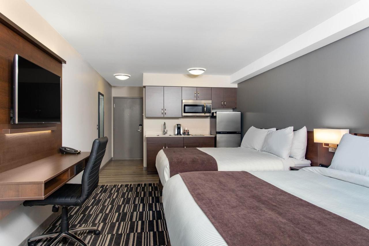 Studio Suite Two Queen Beds Non-Smoking