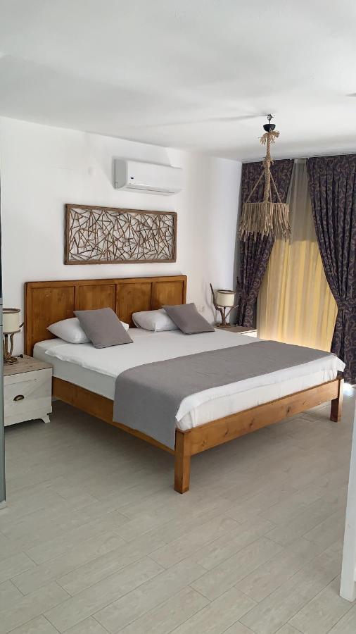 Honeymoon Room
