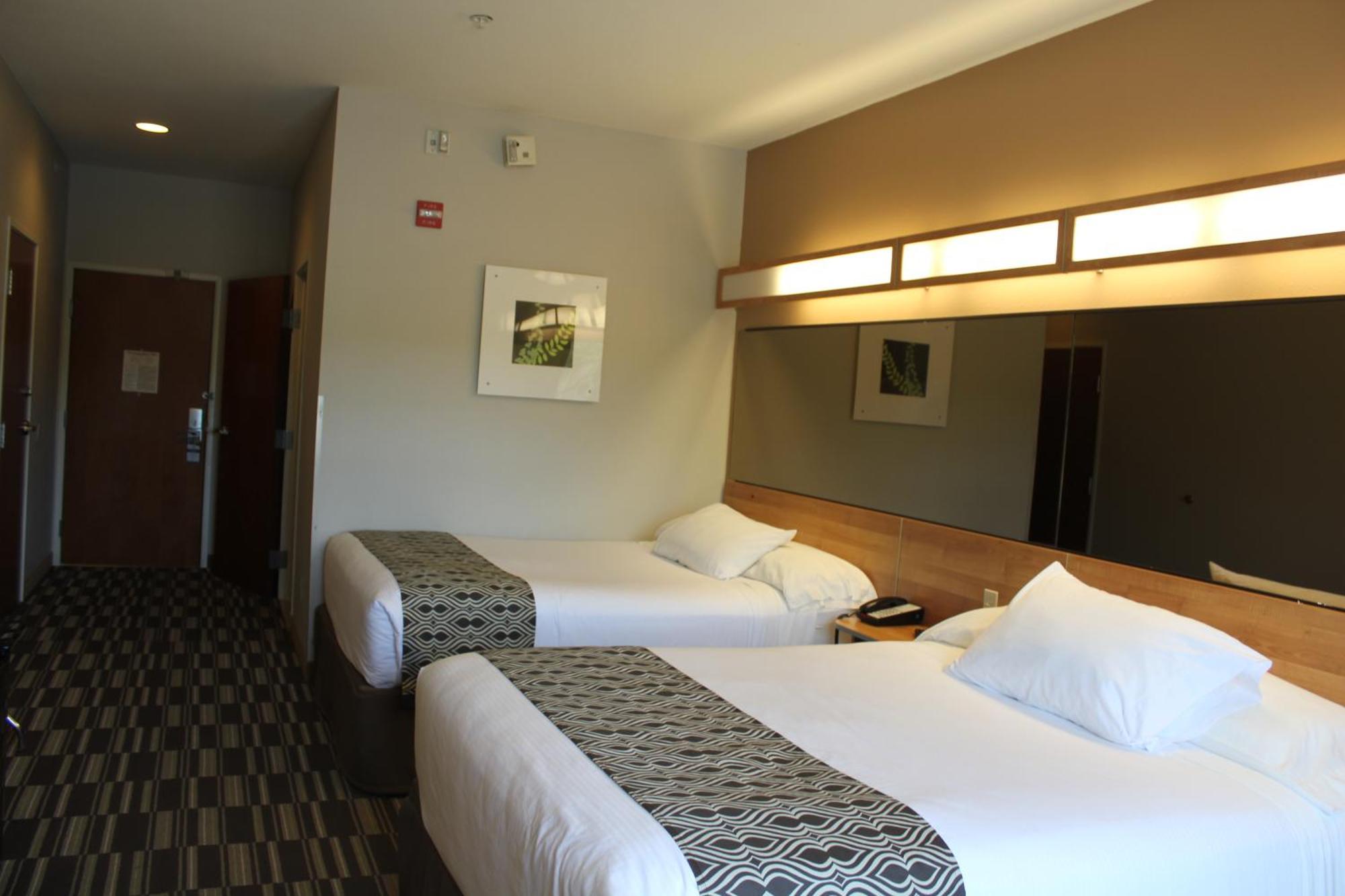 Queen Room with Two Queen Beds - Disability Access/Non-Smoking