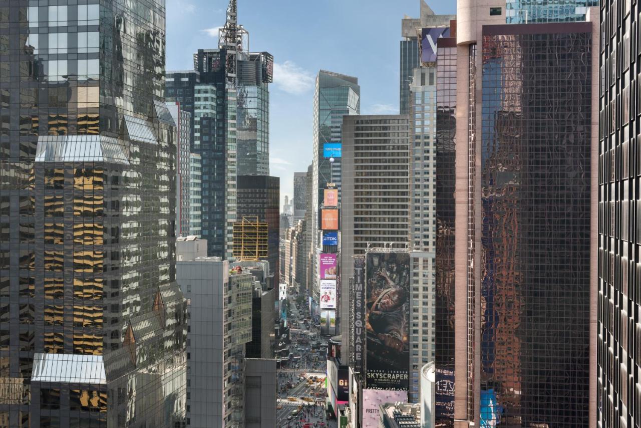 Social Premier Times Square King Ball Drop View,1246857367:JPEG