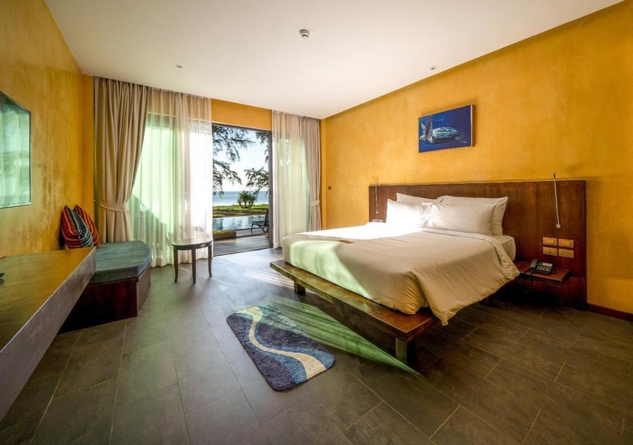Deluxe Double or Twin Room Pool Access