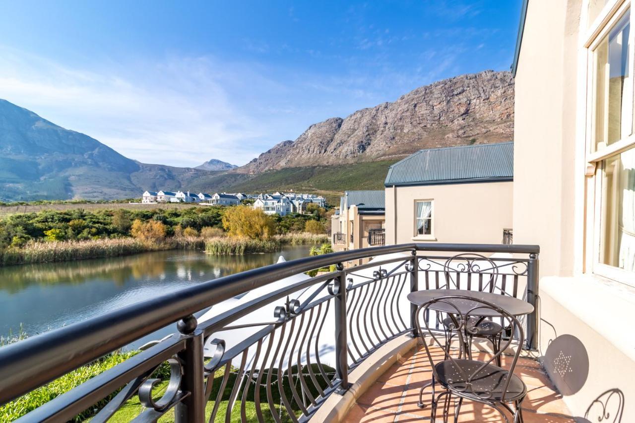 Suite - Lake View