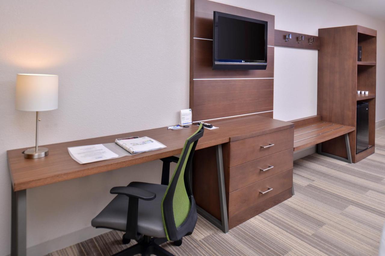 Queen Room with Two Queen Beds - Disability Access