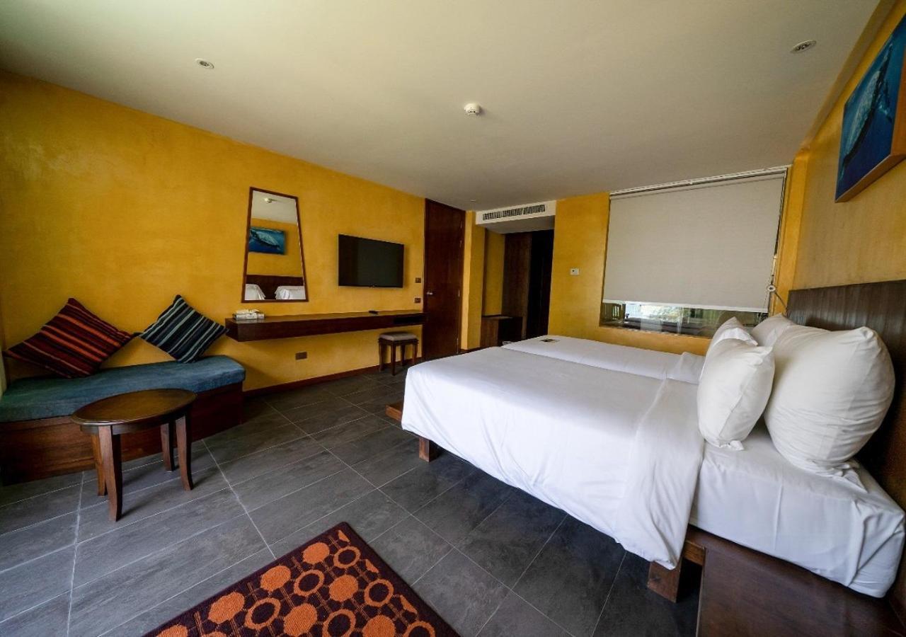 Deluxe Double or Twin Room Pool Access