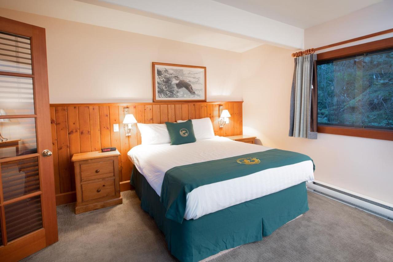 Deluxe Queen Suite