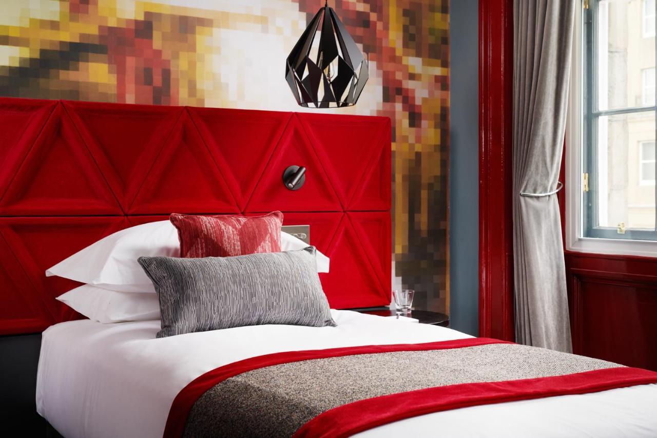 Club Twin Room