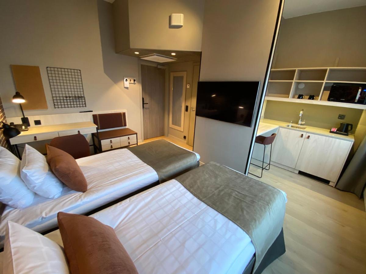 Standard Twin Room Kitchenette