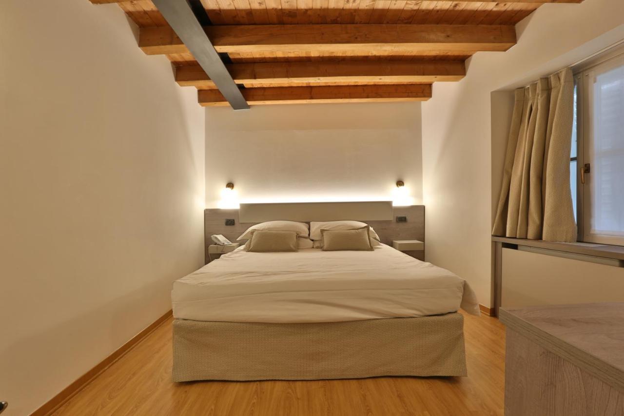 Double or Twin Room,974910484:JPEG