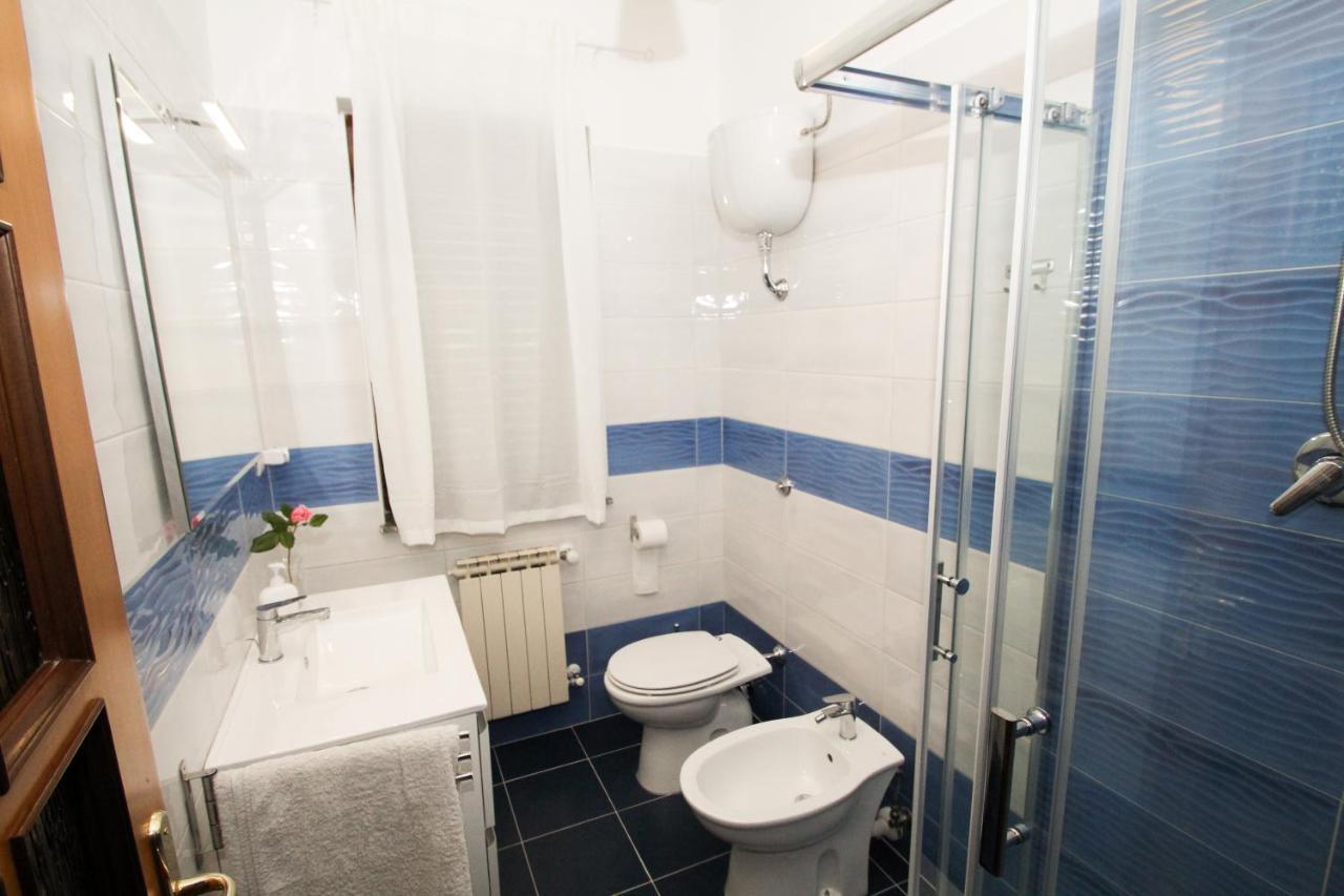 Camera Matrimoniale/Doppia con Letti Singoli con Bagno Privato