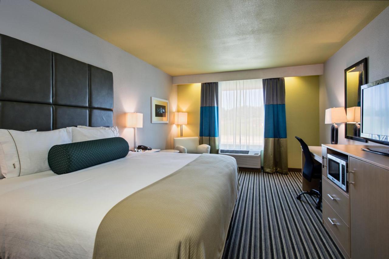 Standard King Room
