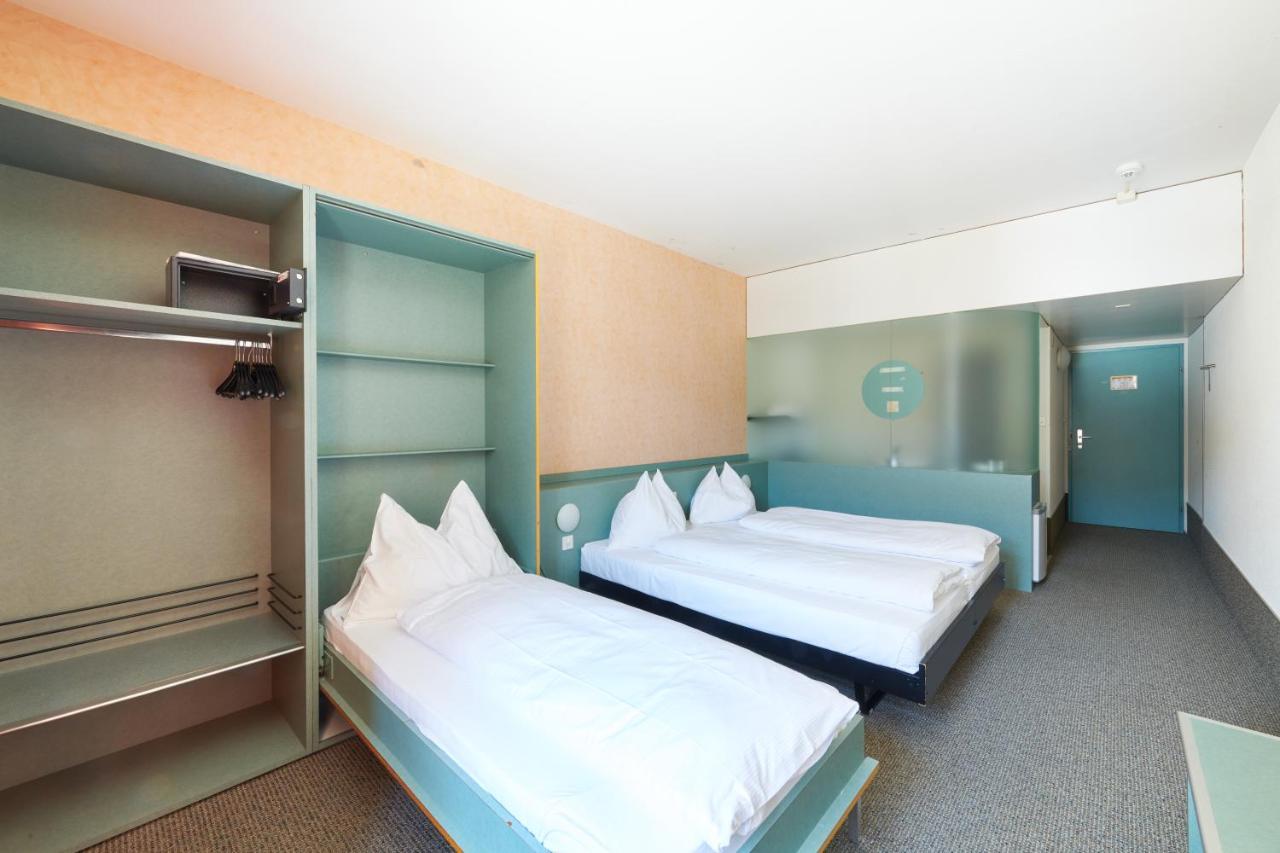 Standard Quadruple Room,977103190:JPEG