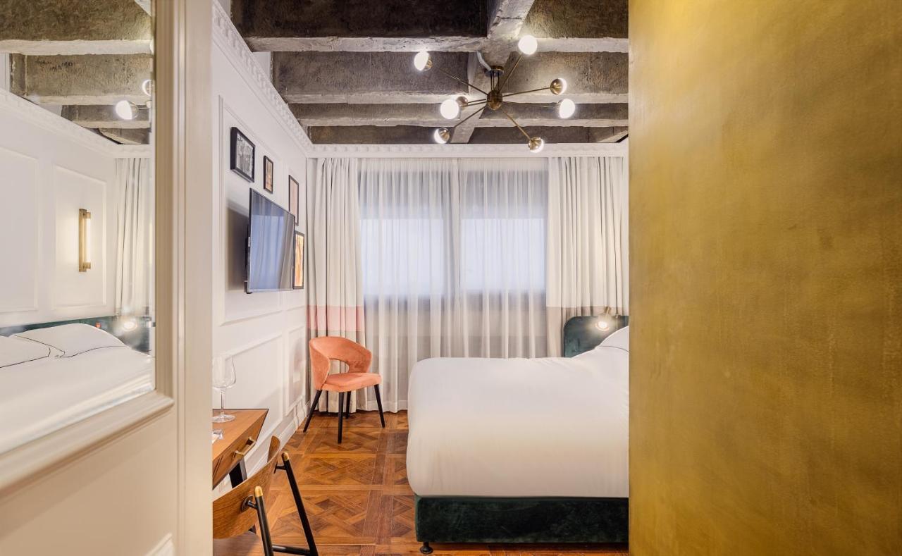 Urban Room