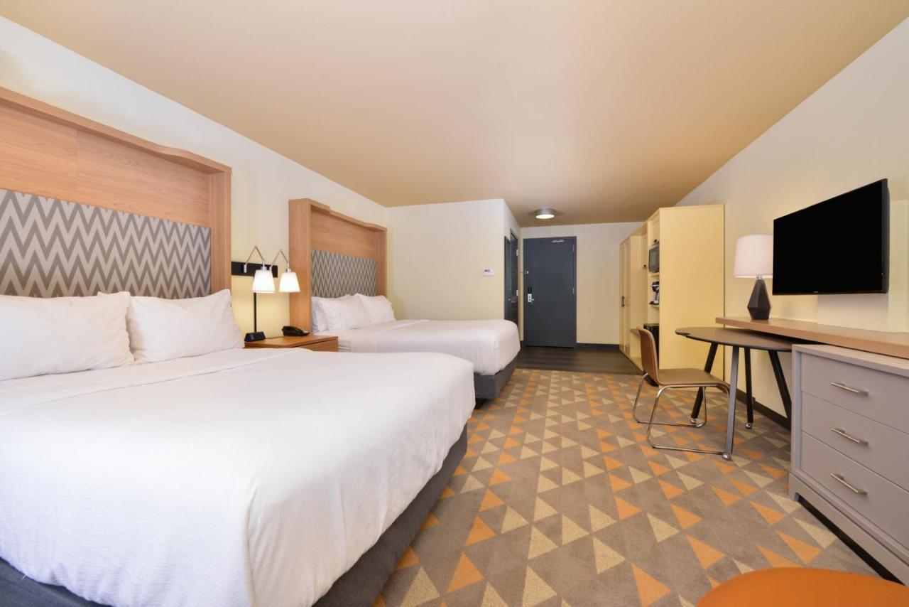 Standard Room Two Queen Beds