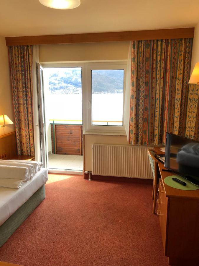 Single Room with Balcony and Lake View