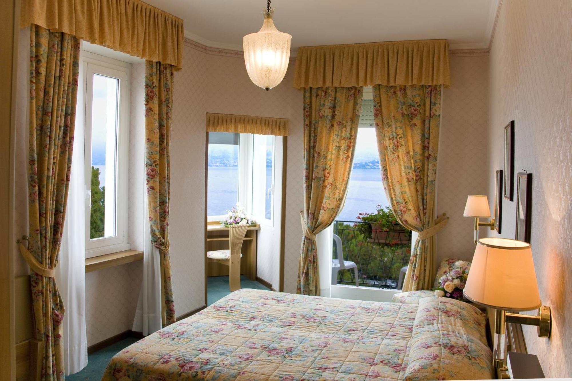 Double or Twin Room Lake View,1554209437:JPEG