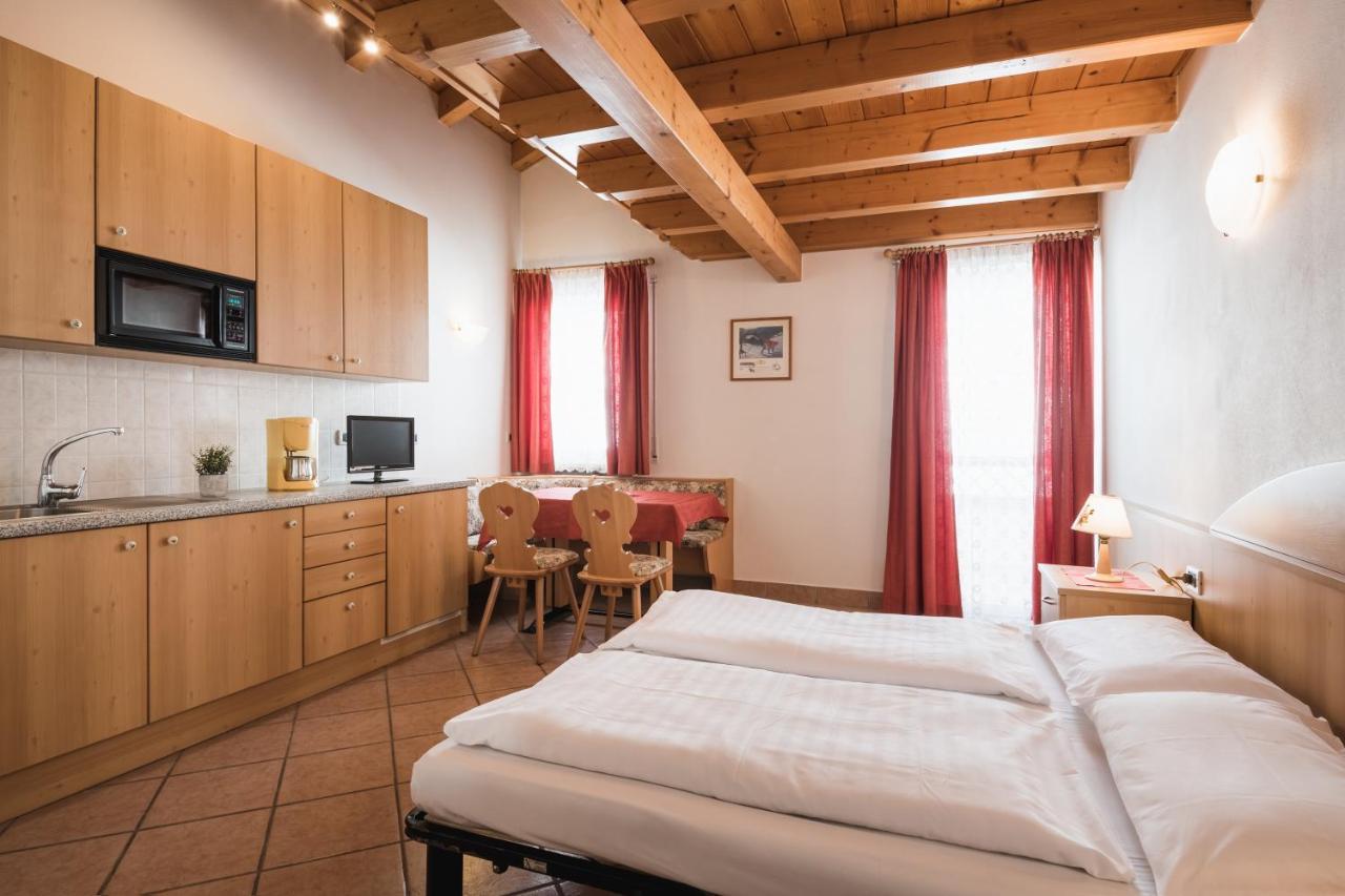 Studio - Split Level (5 Adults)
