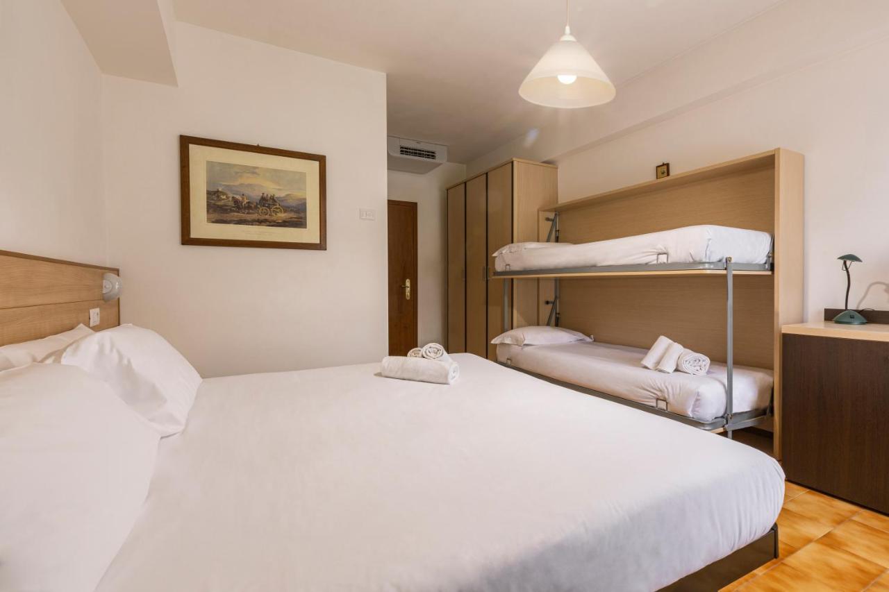 Standard Quadruple Room,989557204:JPEG