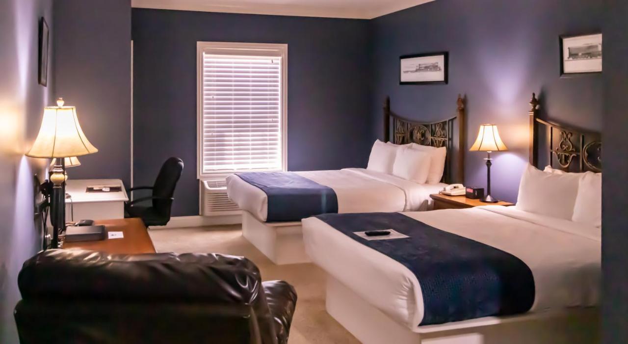 Queen Room with Two Queen Beds