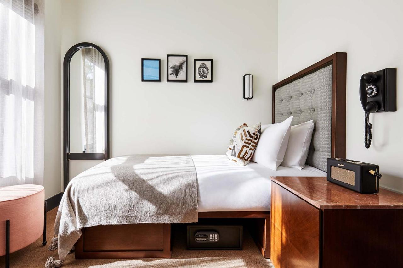 Shoebox 1 Twin Bed