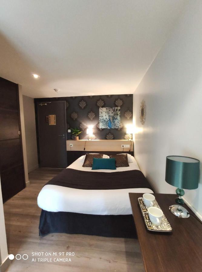 Small Double Room,997821807:JPEG