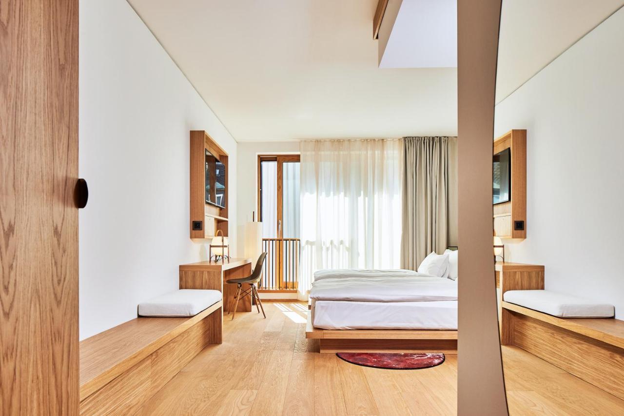 "Medium" Double Room