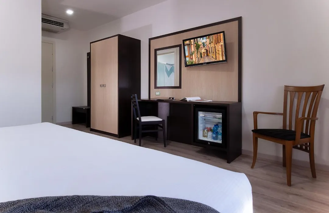 Cdh Hotel Modena-1