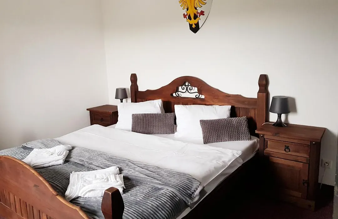 Hotel Camelot-1