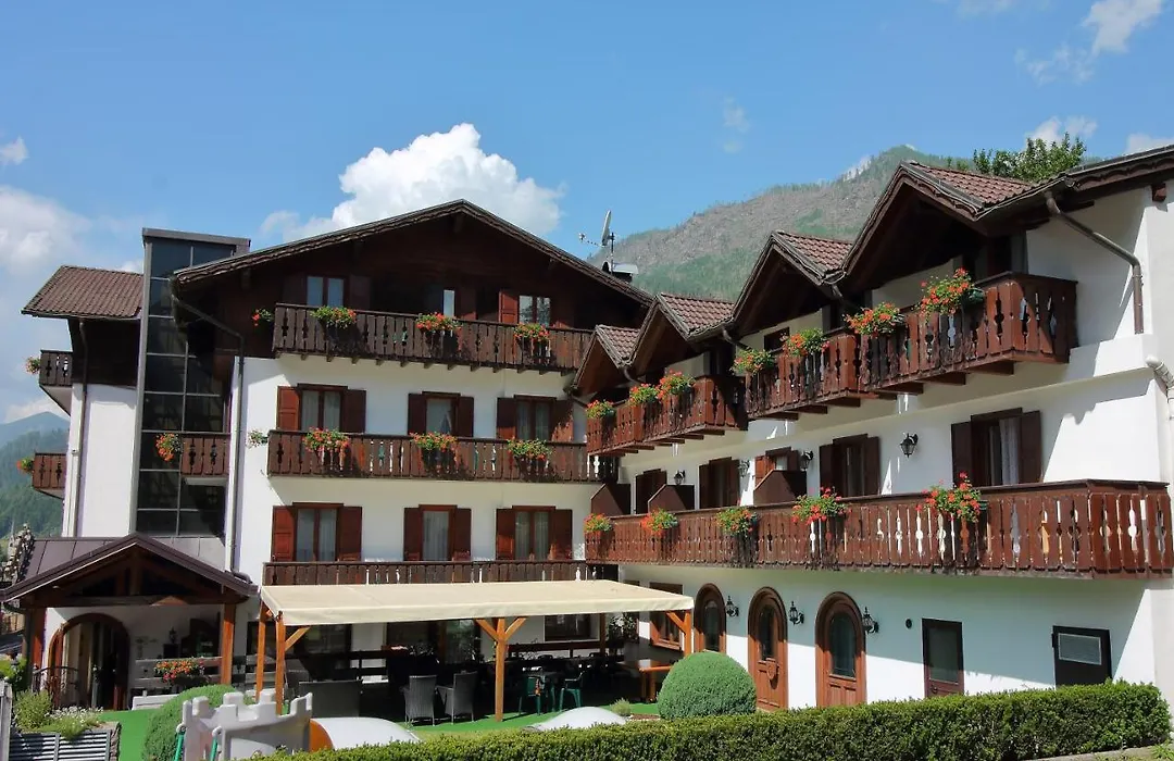 Hotel ai Tre Ponti - Dolomiti-1