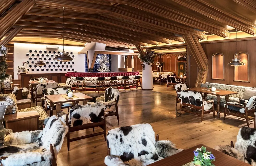 Alpen Hotel Corona-1