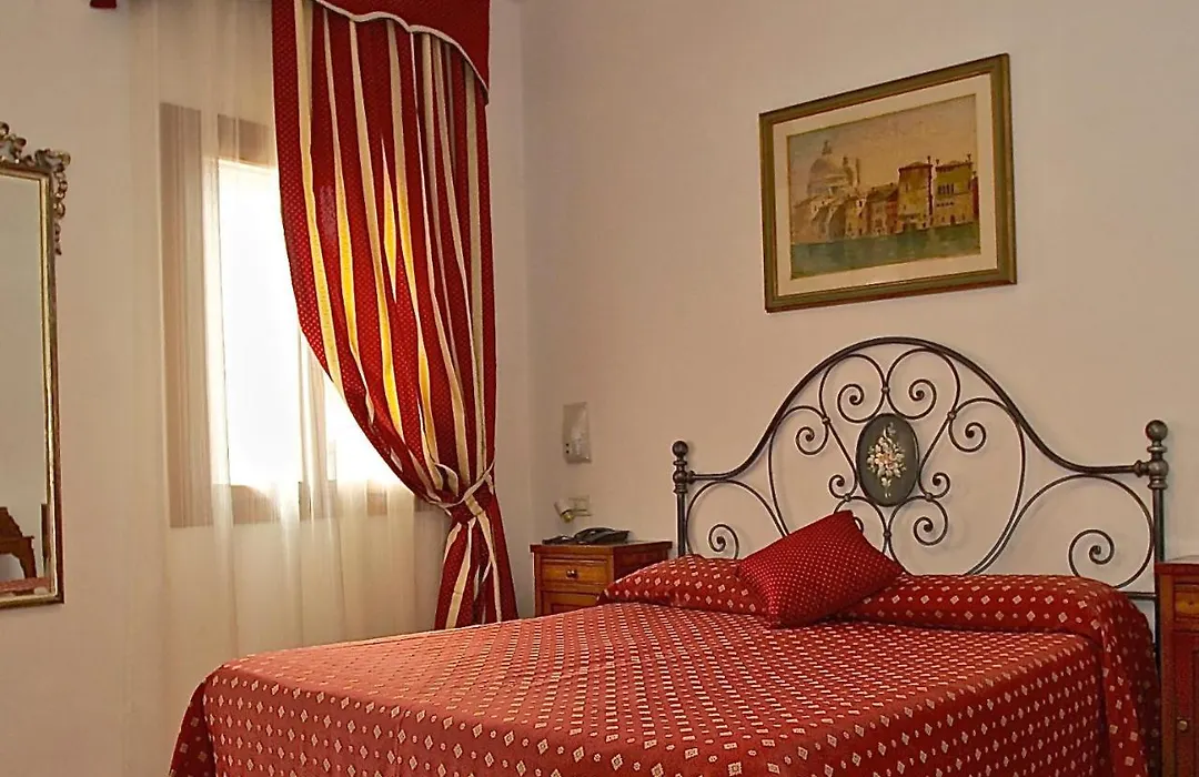 Hotel Fontana-1
