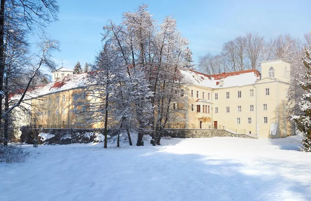 Zamek Na Skale-1
