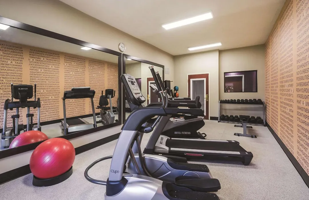La Quinta Inn & Suites By Wyndham Louisville East-1