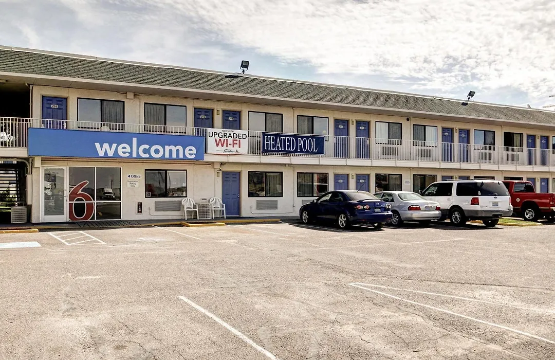 Motel 6 Wells-1