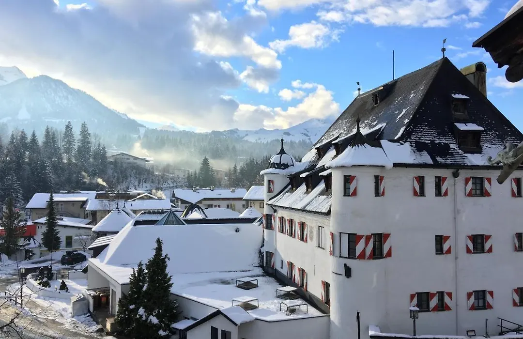 Family Hotel Schloss Rosenegg-1