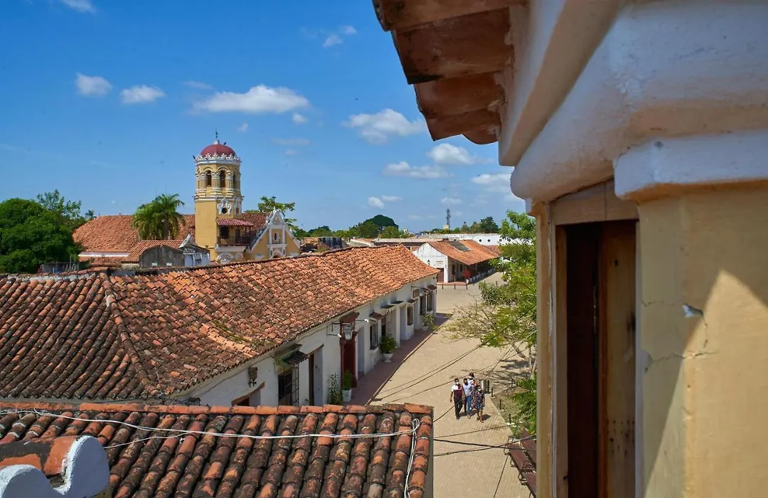 La Casa Amarilla-1